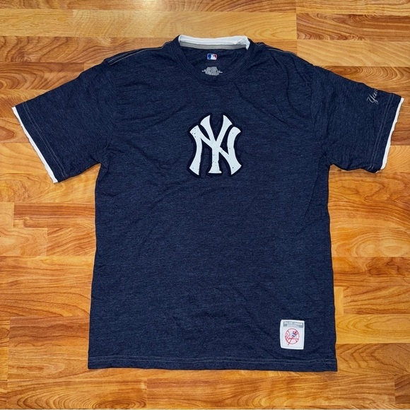 MLB Other - Vtg NY Yankees Center Logo Navy Blue T Shirt Embroidered Men’s Size Large RARE!